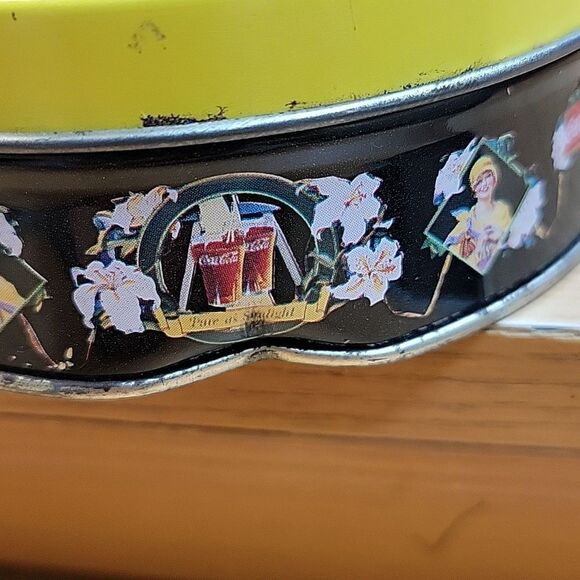 Coca-Cola Collectibles Book, Coasters, Mugs - Picture 12 of 13